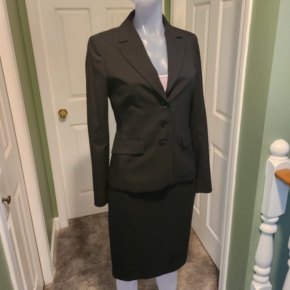 Esprit Two Piece Suit - Picture 1 of 4